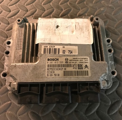 Calculateur moteur peugeot 207 - moteur,